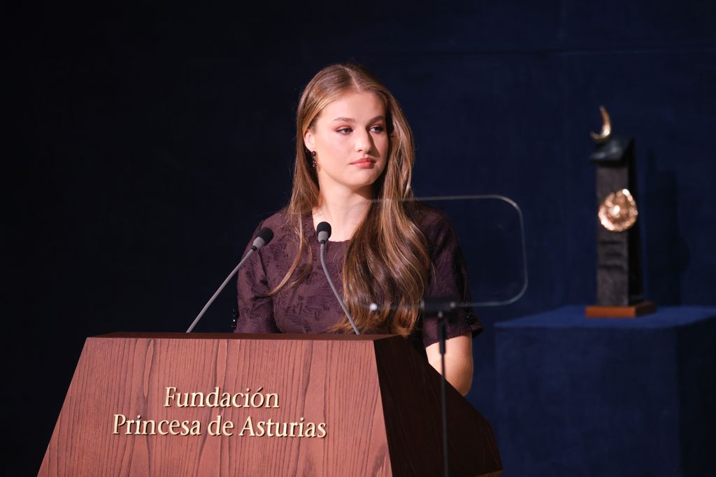 La Princesa Leonor durante la ceremonia de los Premios Princesa de Asturias 2025 en el Teatro Campoamor de Oviedo, España.