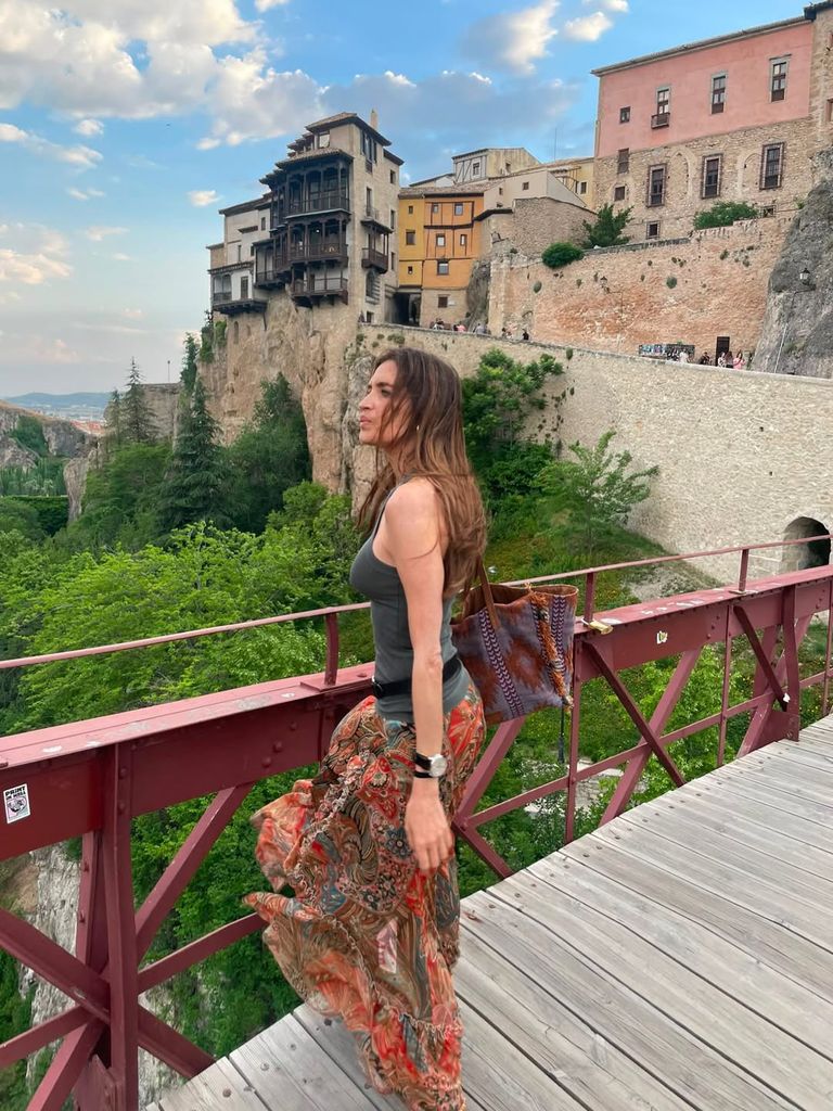 Sara Carbonero en Cuenca con look bohemio.