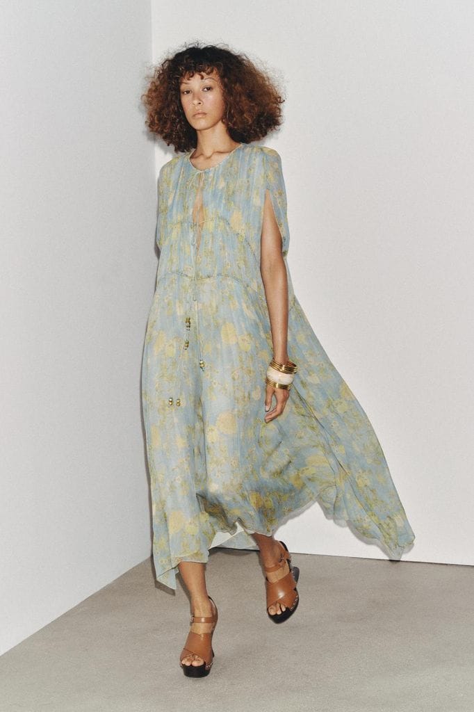 Vestidos para bodas sencillos y elegantes de las rebajas de Zara