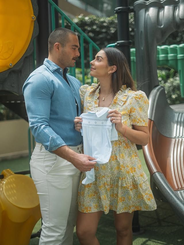 Con estas tiernas imágenes, Claudia Martín y Carlos Said revelaron que están eseperando un niño