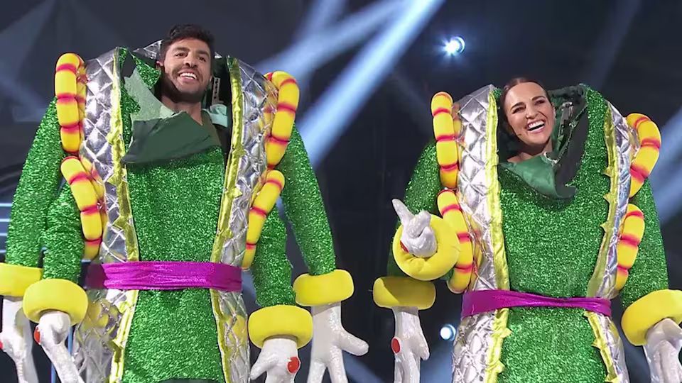 Paula Echavarría en 'Mask singer' junto a Miguel Torres