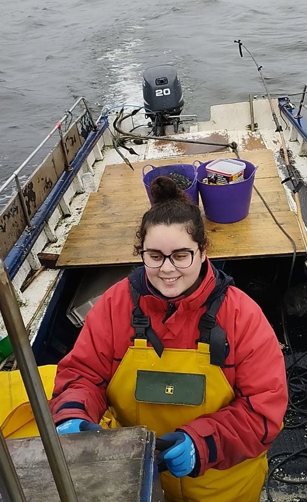María Maceiras, pescadora y tik toker de la ría de Muros-Noia, A Coruña