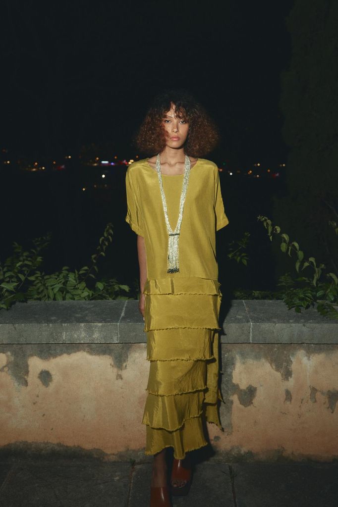 Vestidos de invitada de día de rebajas de Zara