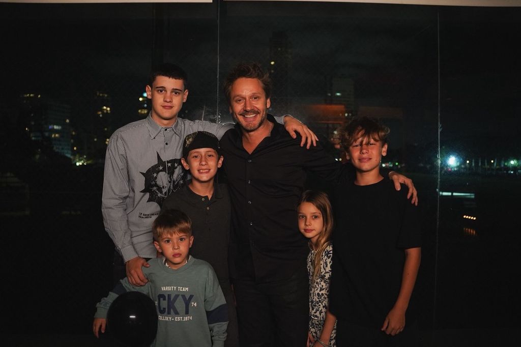 El actor con sus otros hijos