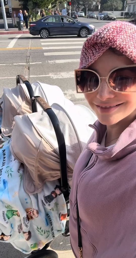 Martha Higareda se dejó ver feliz en su faceta de mamá primeriza.