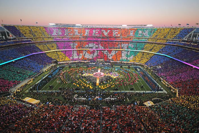 Impactante imagen del estadio al final de la actuación

