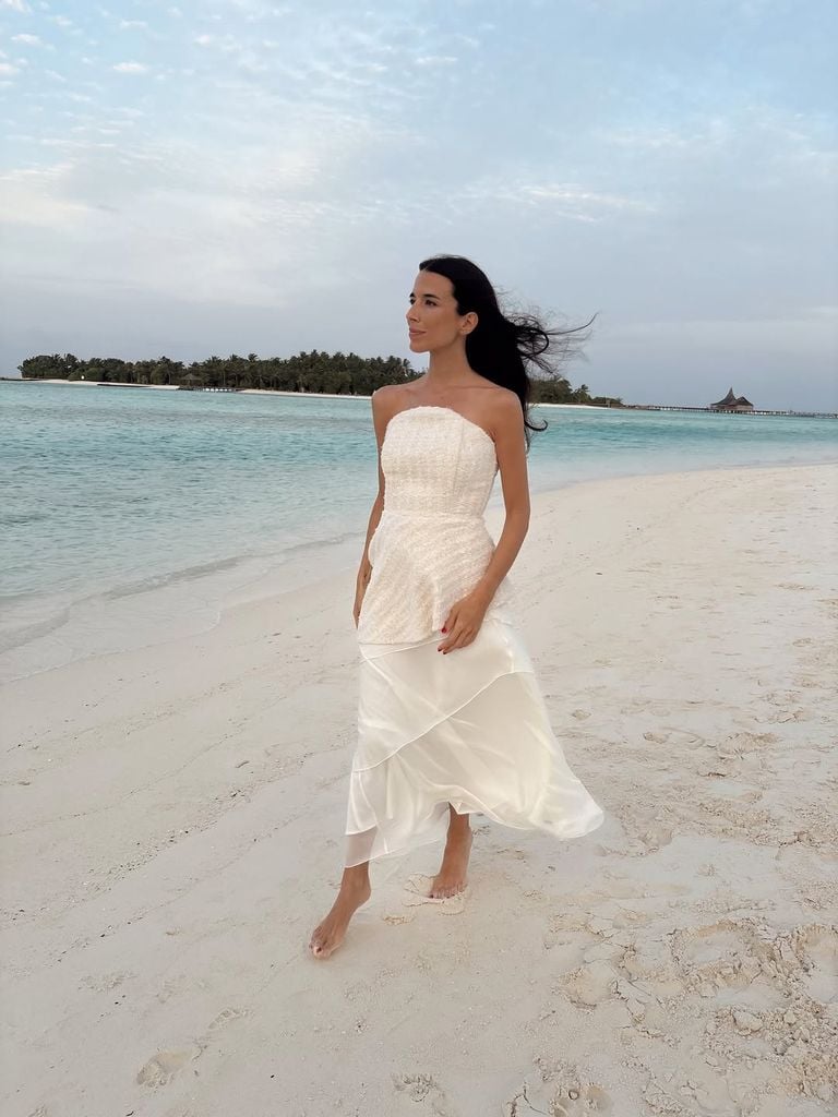 Laura Corsini con look bridal de su nueva colección
