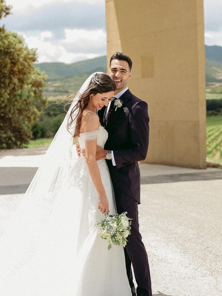 Mikel Merino el día de su boda con Lola Liberal el 1 de junio de 2024
