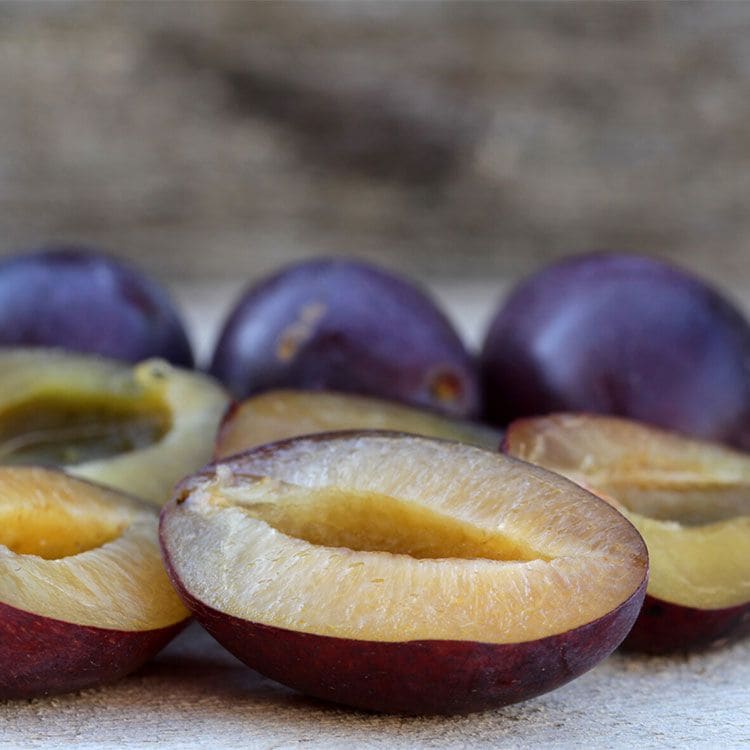 Ciruelas moradas