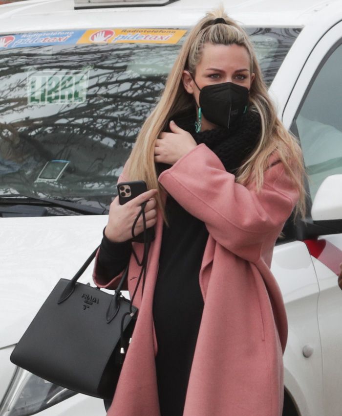 Edurne llega al hospital con su madre