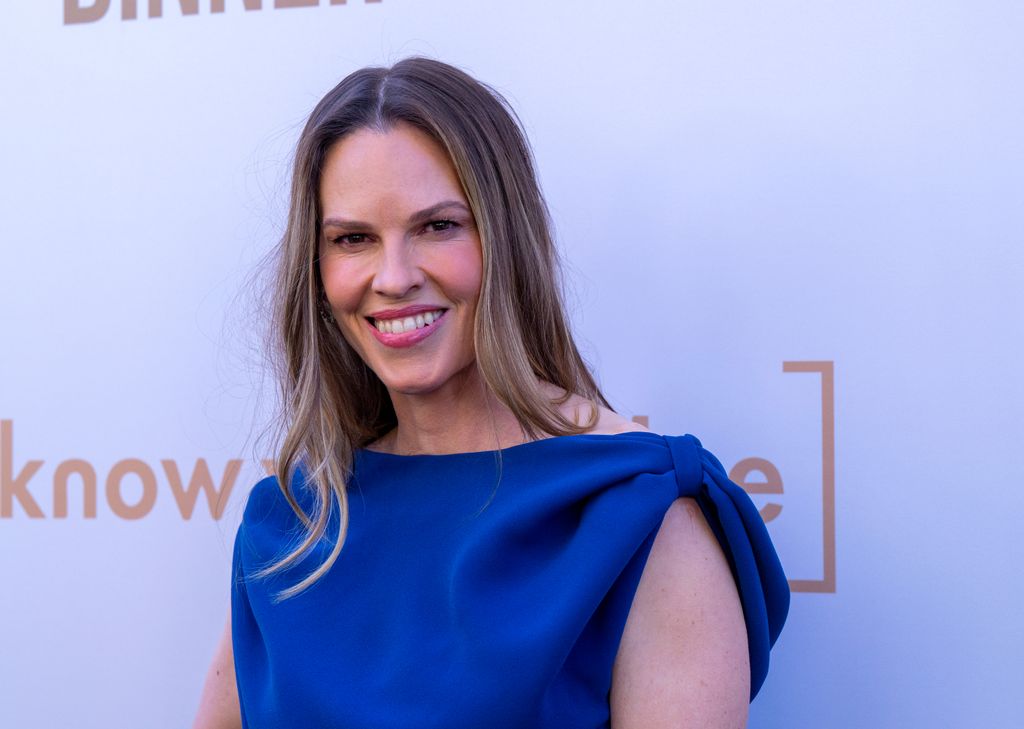 Hilary Swank reaccionó a las duras críticas que recibió por su embarazo.
