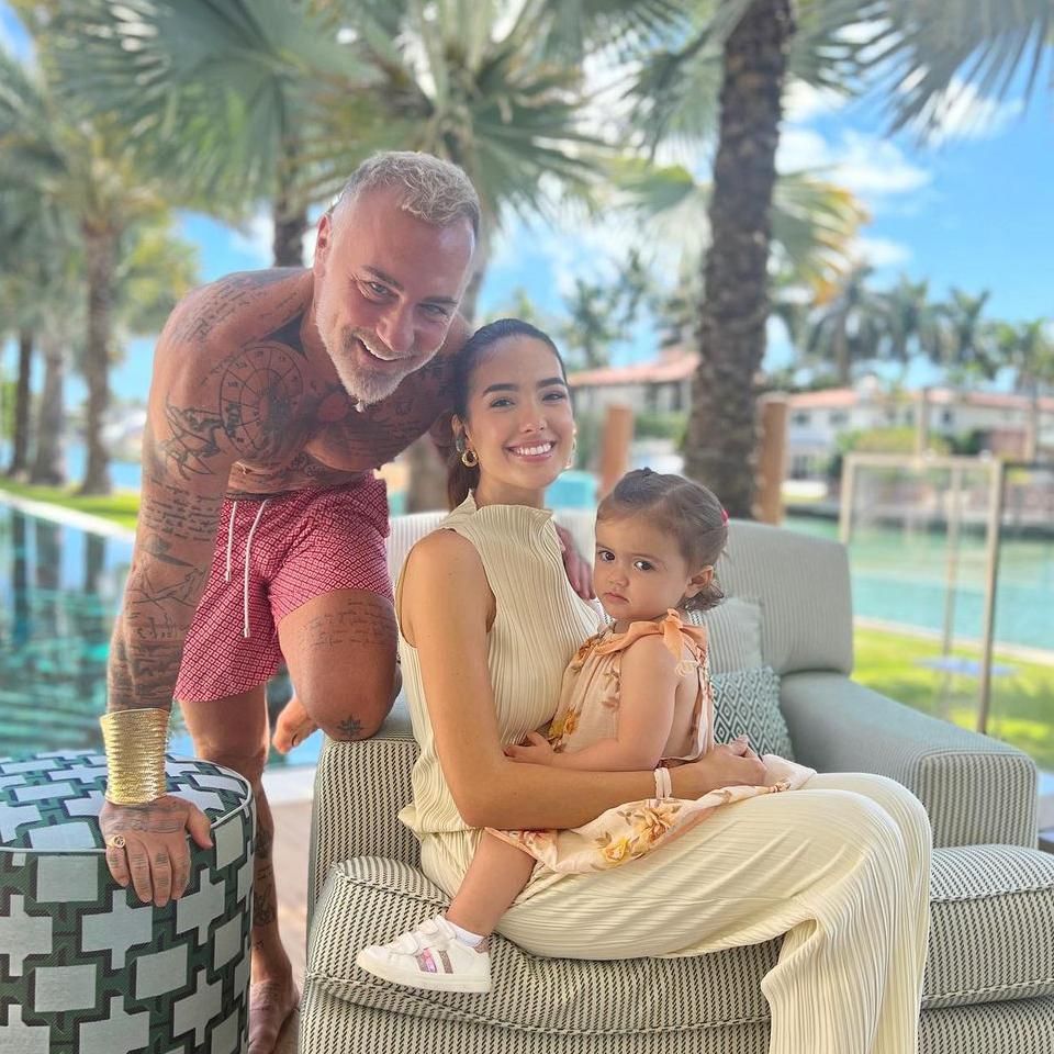 Gianluca Vacchi y Sharon Fonseca