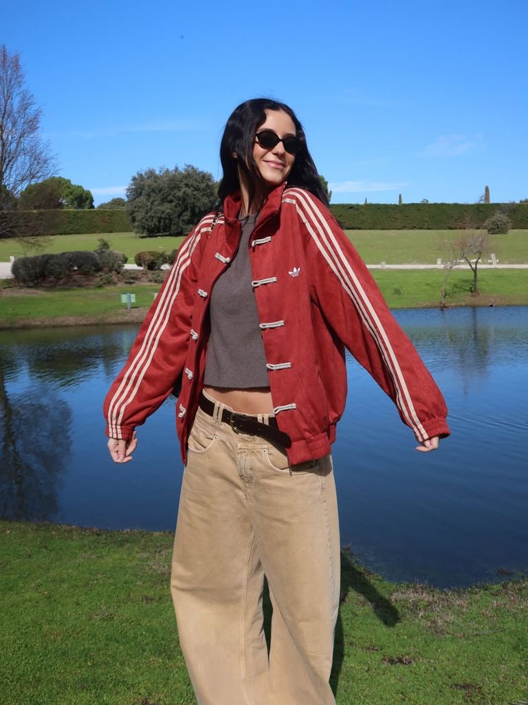 Victoria Federica con la chaqueta de estilo mandarín que es tendencia