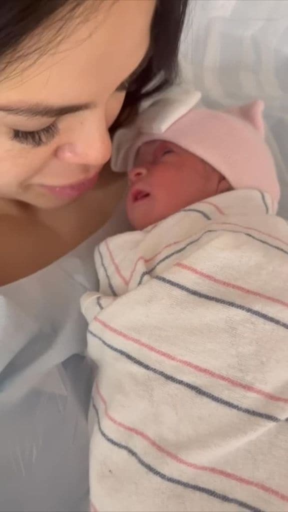 Natti Natasha mostró la cartia de su segunda bebé, a quien ha llamado Dominique Isabelle