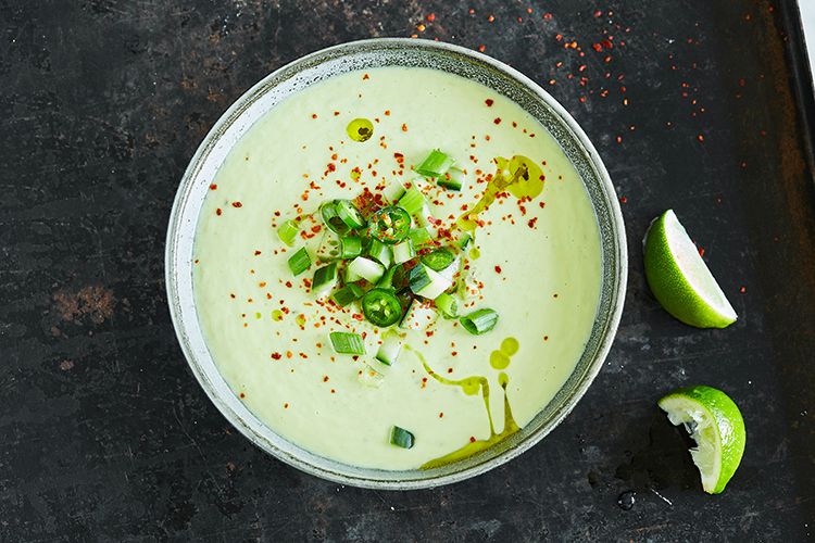 sopa de aguacate pepino y yogur