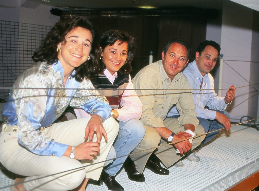 Blanca, con su padre Paco Fernández Ochoa y sus hermanos Lola y Ricardo (Madrid 1995)