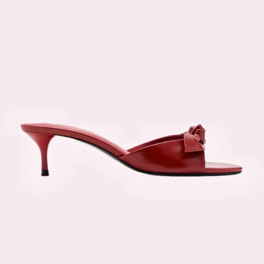 Sandalias rojas románticas de Mango