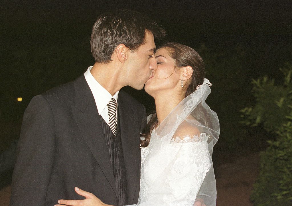 El primer beso de Juan del Val y Nuria Roca como marido y mujer