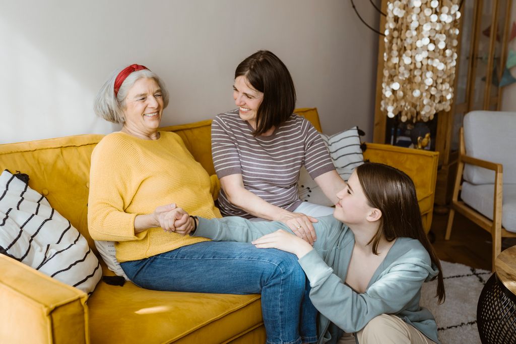 tres generaciones de mujeres