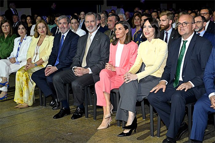 Reyes Felipe y Letizia 