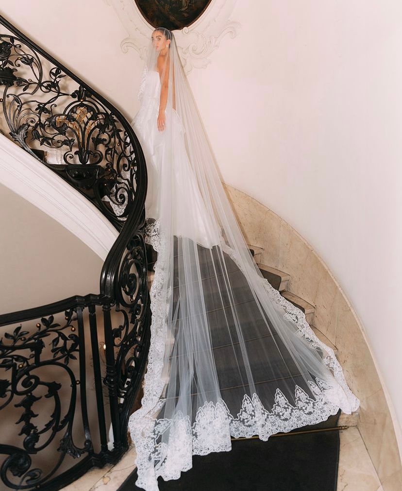 Amy Jackson en Alberta Ferretti