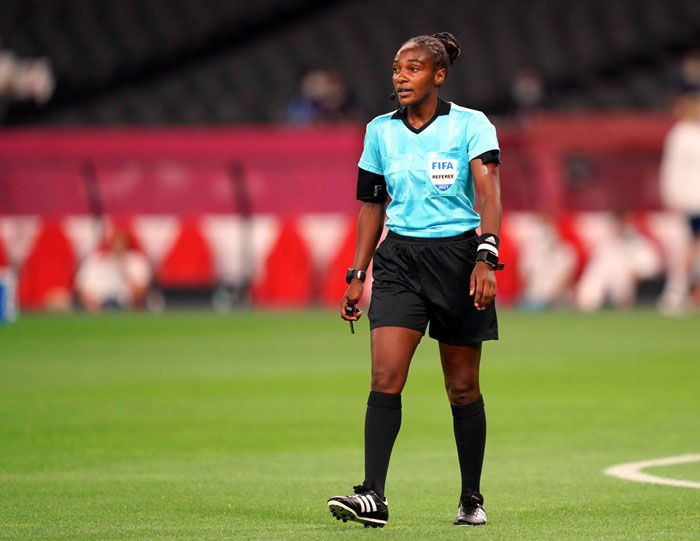 Salima Mukansanga, árbitra del Mundial de Qatar