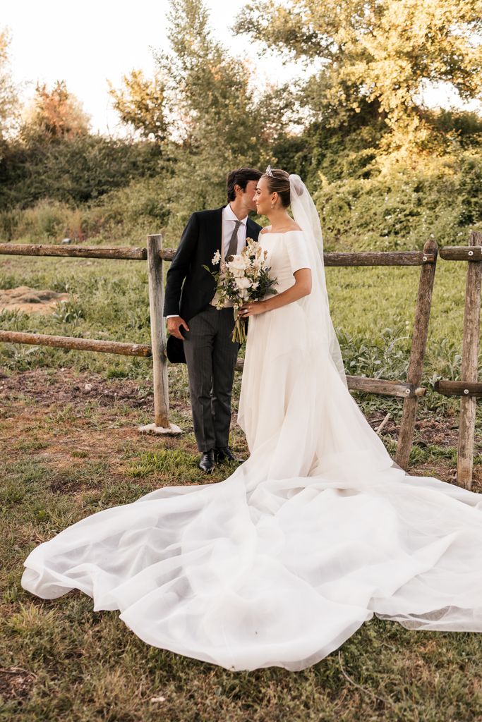 Novia con vestido de novia de Navascués