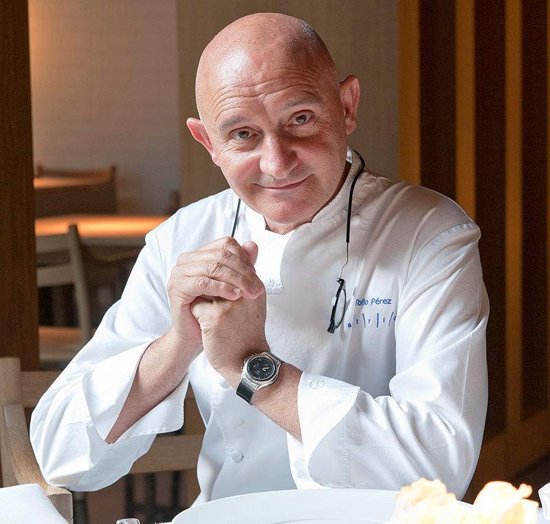 El gran chef Toño Pérez, galardonado con dos estrellas Michelin en su precioso restaurante Atrio