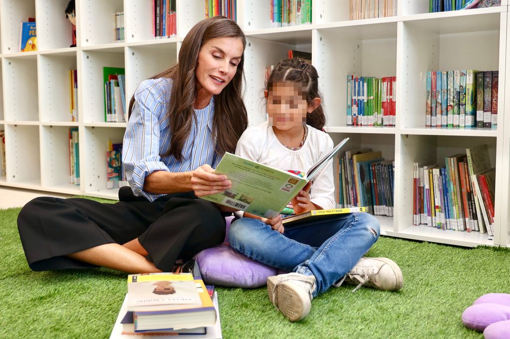 La reina Letizia ha inaugurado este viernes el curso escolar 2025-2026 con una visita al colegio de Educación Infantil y Primaria 'Entresotos'