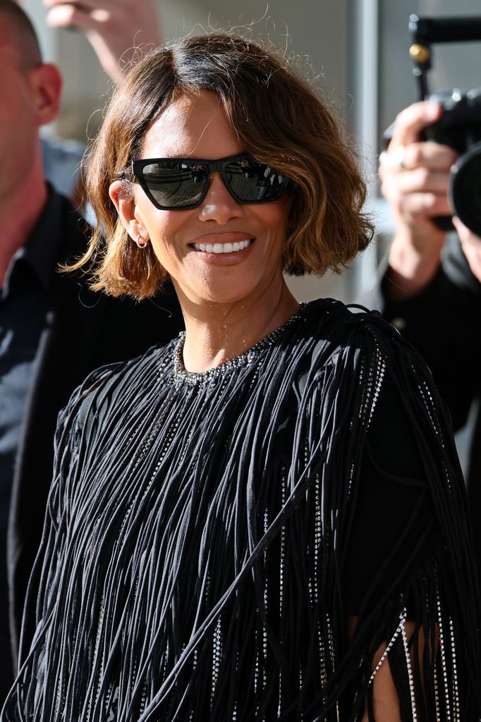Halle Berry con un corte bob francés muy en tendencia este 2025.