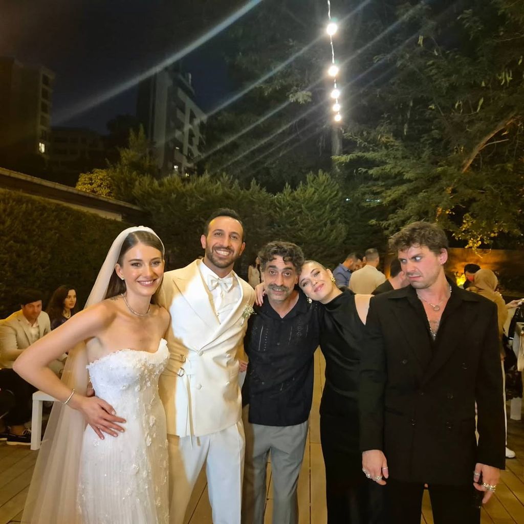 Los actores de 'Una nueva vida' acompañaron a Beril y Ersin en su gran día