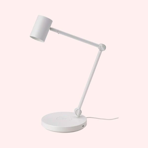 NYMÅNE, la luz que te acompaña y carga tu móvil