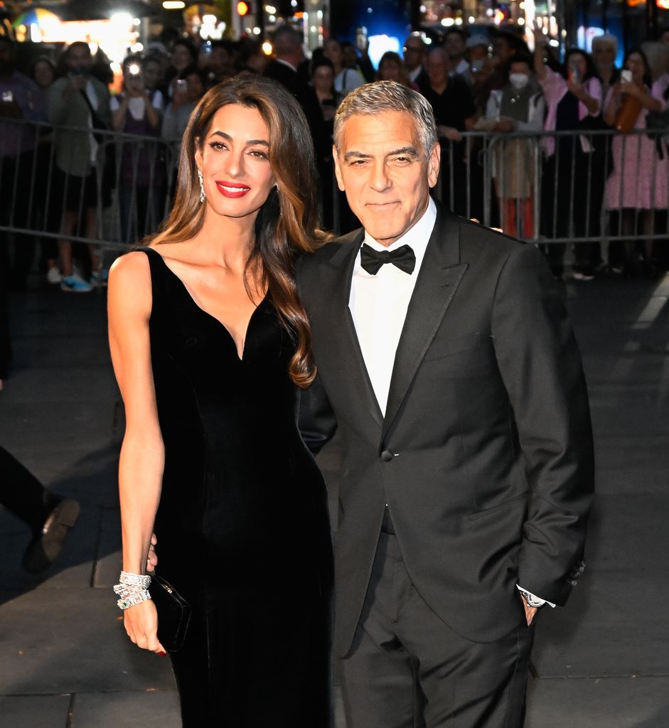 George Clooney disfruta de vivir en la Provenza, . "Ahora me encuentro de nuevo en esa vida. ¡Conduzco un tractor y todo eso! Es la mejor oportunidad para tener una vida normal", confiesa.