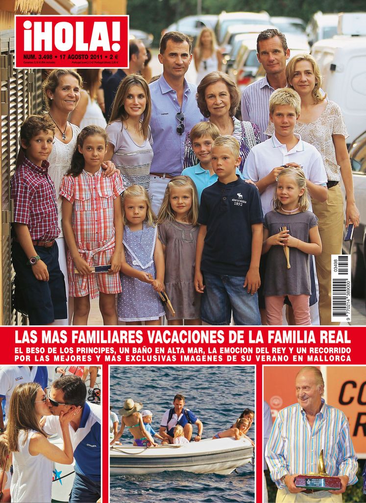 La infanta Sofía y la princesa Leonor en una foto familiar con sus primos y sus tíos
