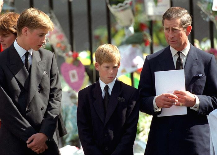 Las revelaciones que el príncipe Harry hace en su libro sobre su padre