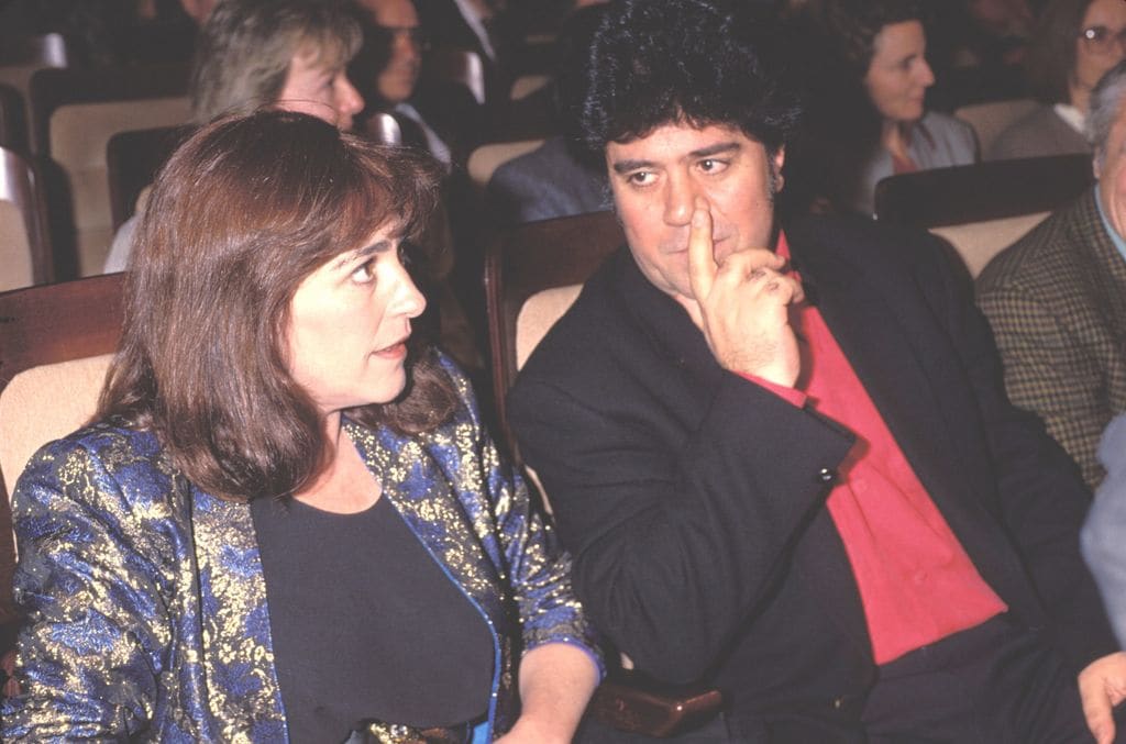 Carmen Maura y Pedro Almodóvar en los 80