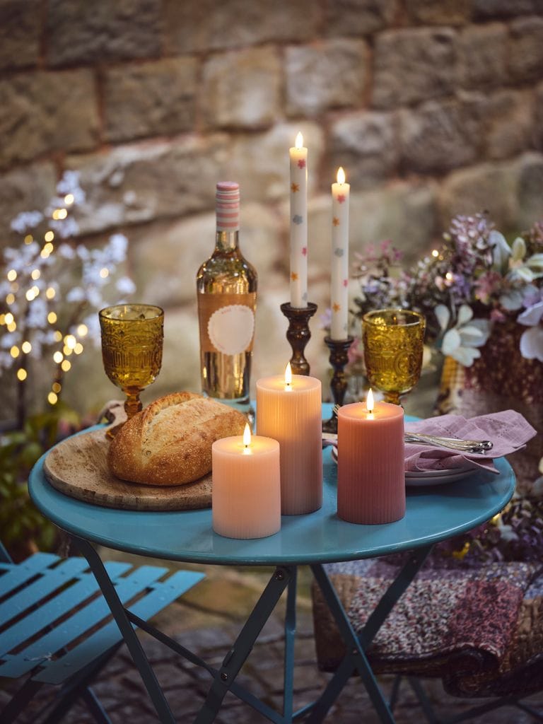 Mesa con velas