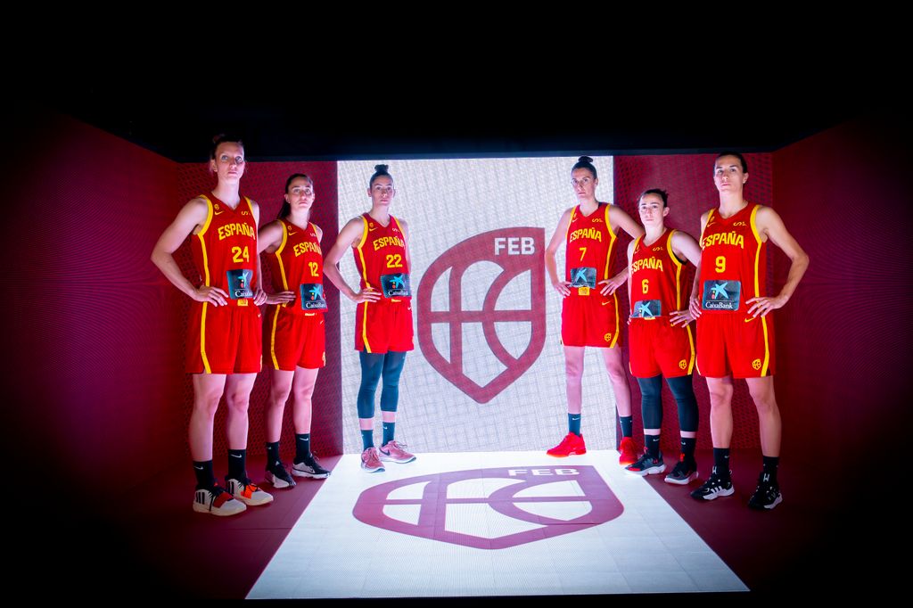 Fotos oficiales de la selección española de baloncesto antes de los Juegos Olímpicos de París