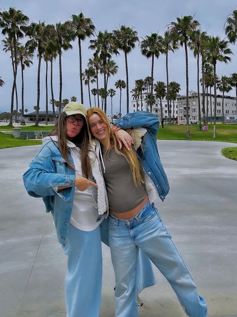 Alejandra Onieva presume de embarazo junto a su amiga