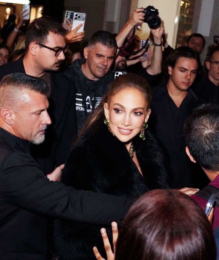 Jennifer Lopez asistiendo a la fiesta posterior al desfile de Dolce & Gabbana durante la Semana de la Moda de Milán, el 24 de septiembre de 2026 en Milán, Italia