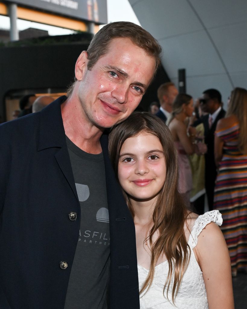 La hija del actor y de la intérprete Rachel Bilson tiene 11 años