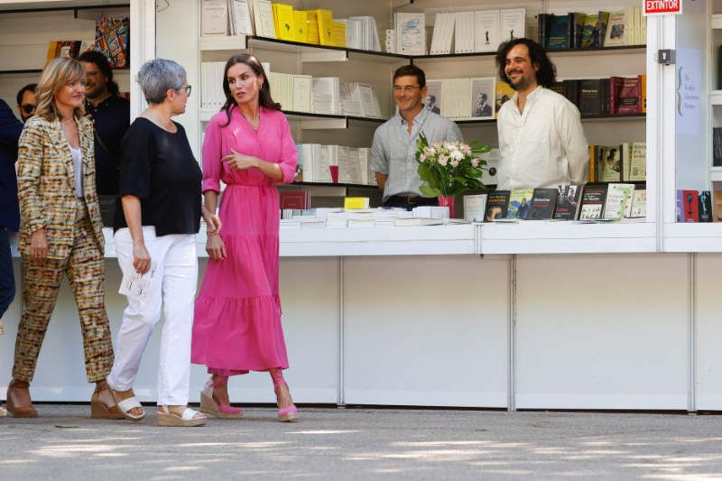La reina Letizia en la Feria del Libro de Madrid