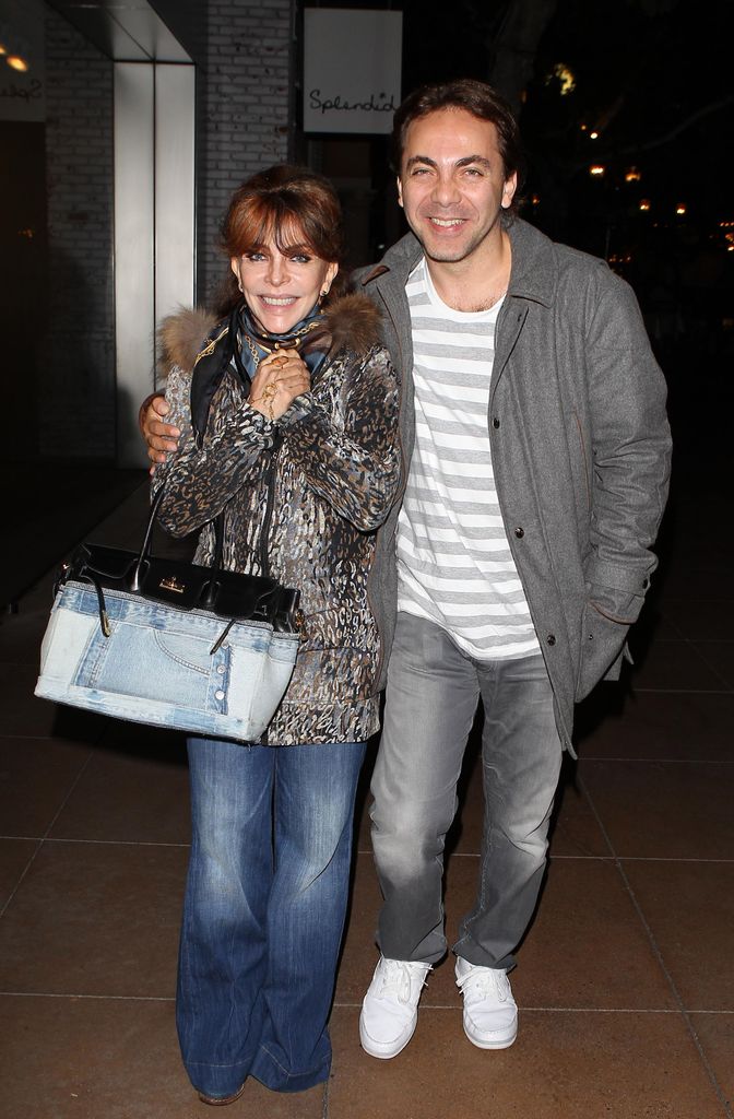 Verónica Castro con su hijo Cristian.