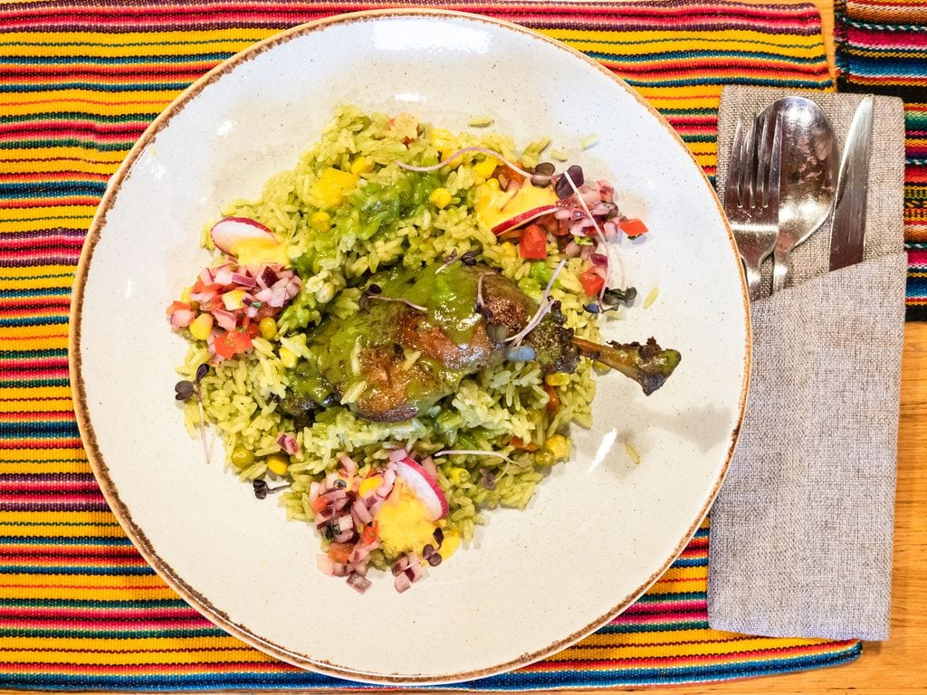 El arroz con pato es uno los platos más populares del norte de Perú, que se puede probar también en la recién creada 'Ruta del Papa León XIV'