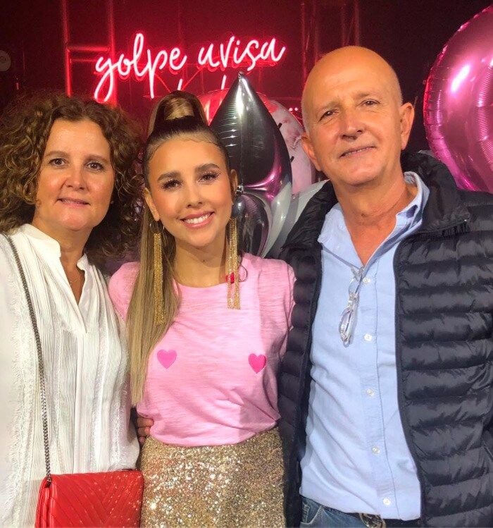 Paulina Goto y su familia