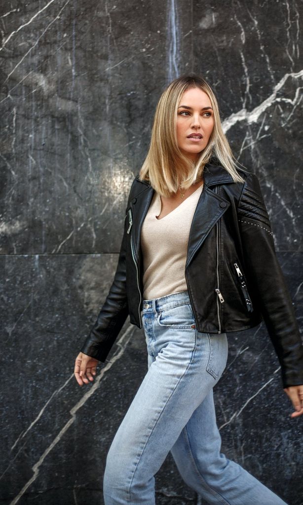 Helen Lindes cambio de look HOLA 4029