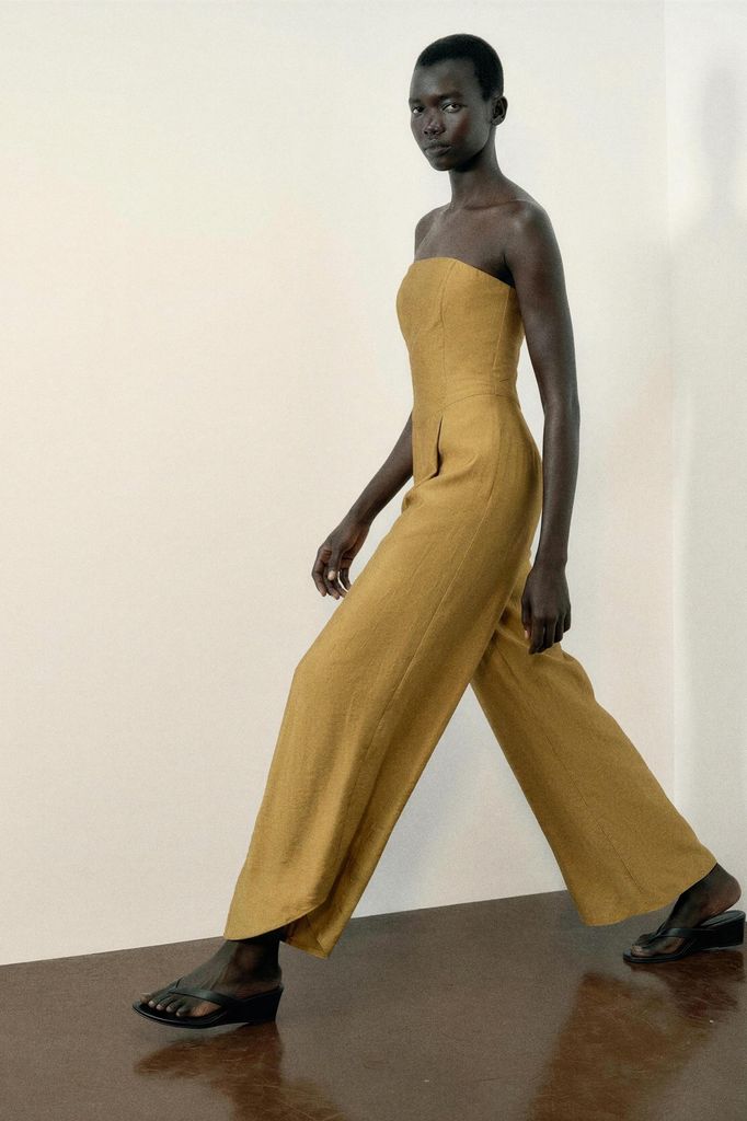 Monos de Zara que son más cómodos que cualquier vestido y estilizan al máximo la figura