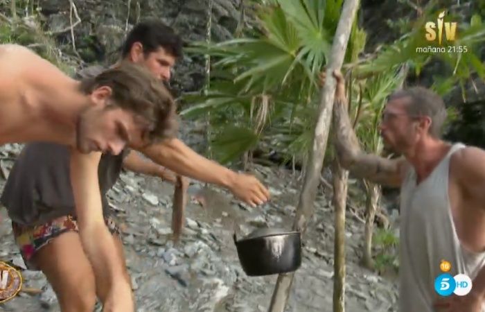 Ignacio y Alejandro, desesperados por los trueques de Alejandro 