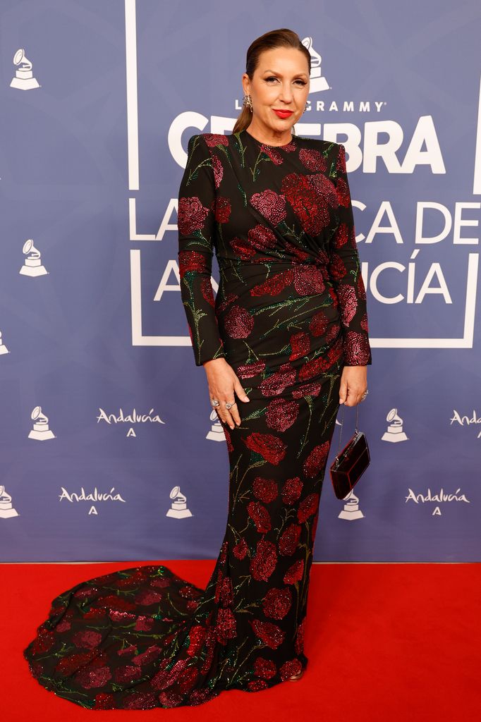 Niña Pastori, guapísima con un vestido de lentejuelas de Andrew Pocrid