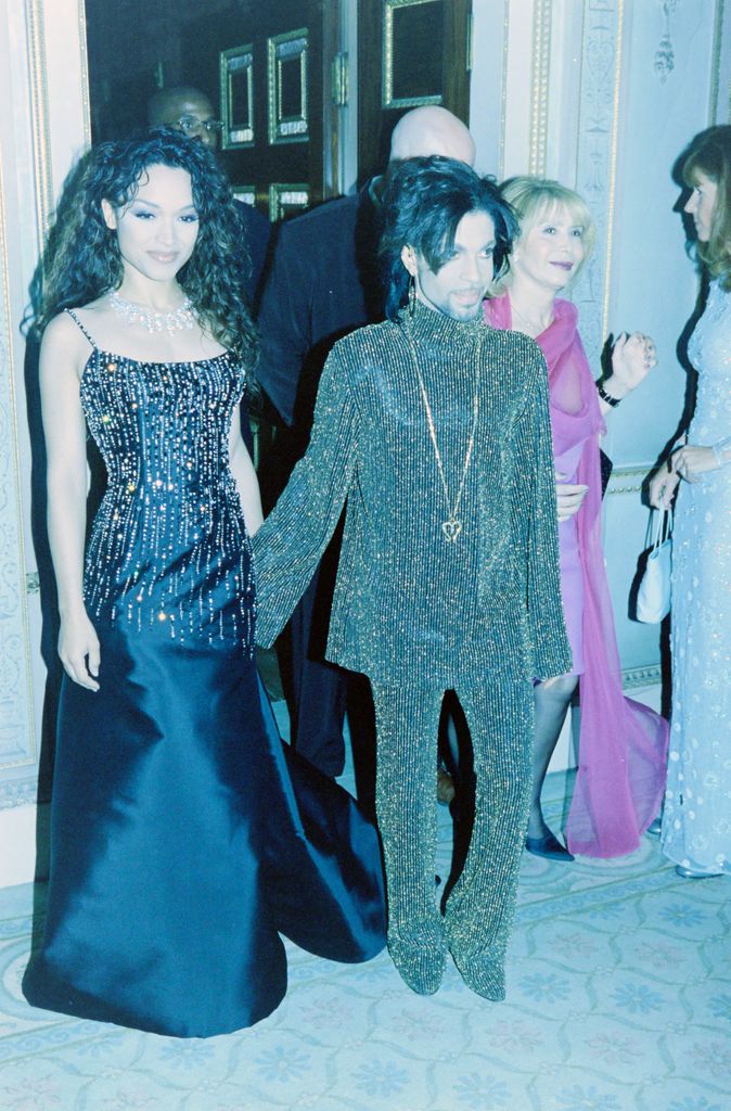 Mayte Garcia y Prince, en Londres en 1999